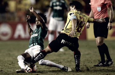 Palmeiras sofre gol no fim e perde para Barcelona em Guayaquil