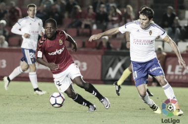 El Real Zaragoza salva un punto en el Nou Estadi