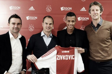 Ajax anuncia contratação de Richairo Zivkovic por três temporadas