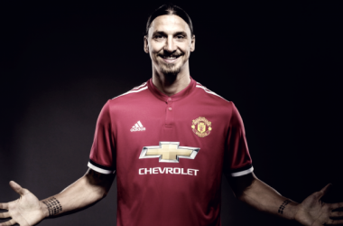 Ibrahimovic será &#039;red devil&#039; otra temporada más