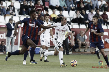 Zozulya renueva con el Albacete por una temporada más