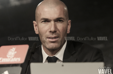 Zidane: "Me gustaría subirme aquí a la mesa y bailar, estoy muy feliz"