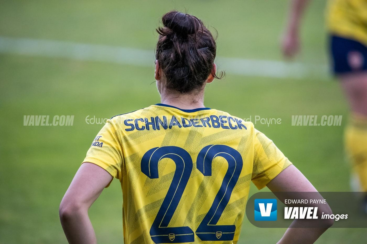 Viktoria Schnaderbeck signs new Arsenal contract