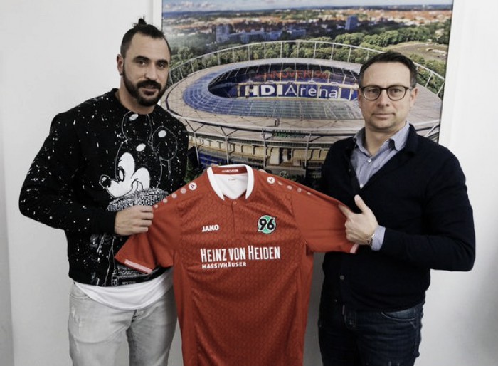 Hugo Almeida completes move to Hannover 96