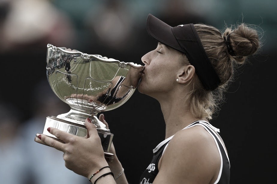 WTA premia Bia Haddad como tenista que mais evoluiu em 2022