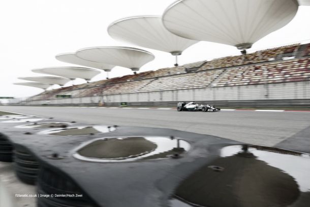 Lewis Hamilton demuestra el potencial de Mercedes en los Libres 2 del GP de China de Fórmula 1 2014