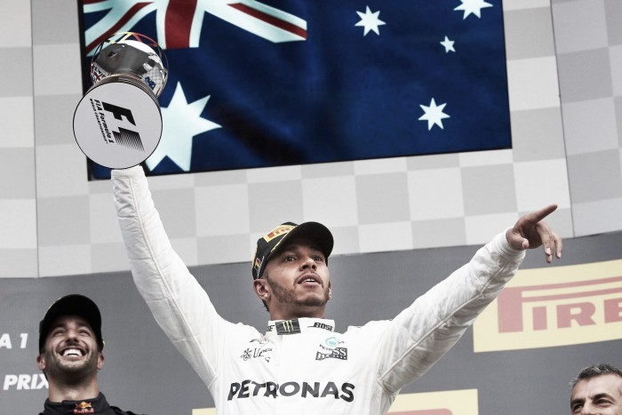 Lewis Hamilton: "Creed en vosotros mismos y nunca abandonéis"