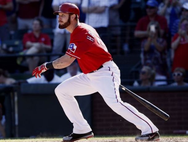 Josh Hamilton Out Four Weeks With Strained Hamstring