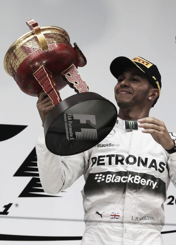 Lewis Hamilton: “No me puedo creer lo asombroso que está el coche”