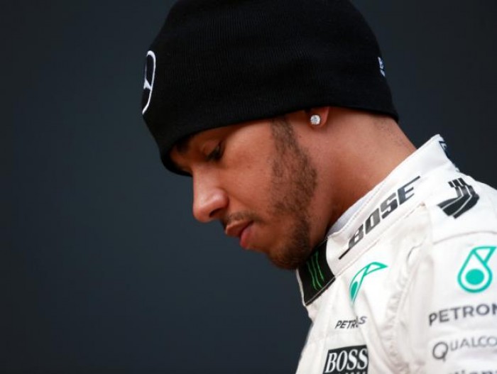 F1, Hamilton punta il dito: "Nuove norme ridicole"