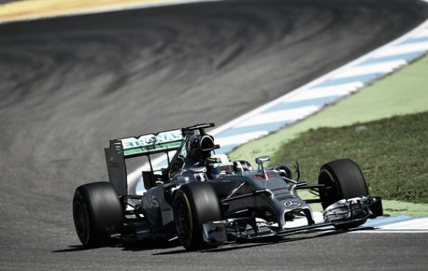 Hamilton lidera o segundo treino livre e confirma favoritismo da Mercedes para o GP da Alemanha