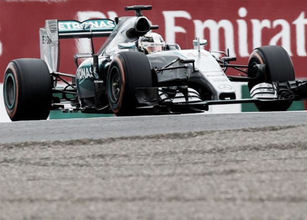 Hamilton leva a melhor no GP do Japão e iguala número de vitórias de Senna