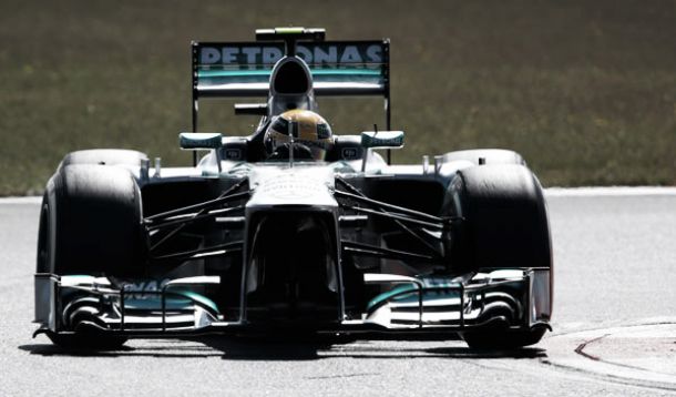 Lewis Hamilton: "En estos momentos los Red Bull están fuera de nuestro alcance"