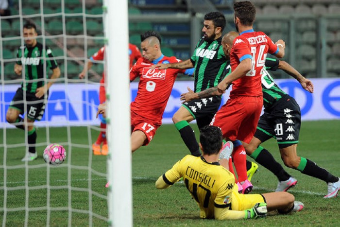 Risultato Napoli - Sassuolo, Serie A 2015/16  (3-1): Falcinelli, Callejon, Higuain, Higuain