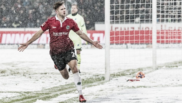 Com jogo decidido na etapa final, Hannover supera Hoffenheim pela Bundesliga