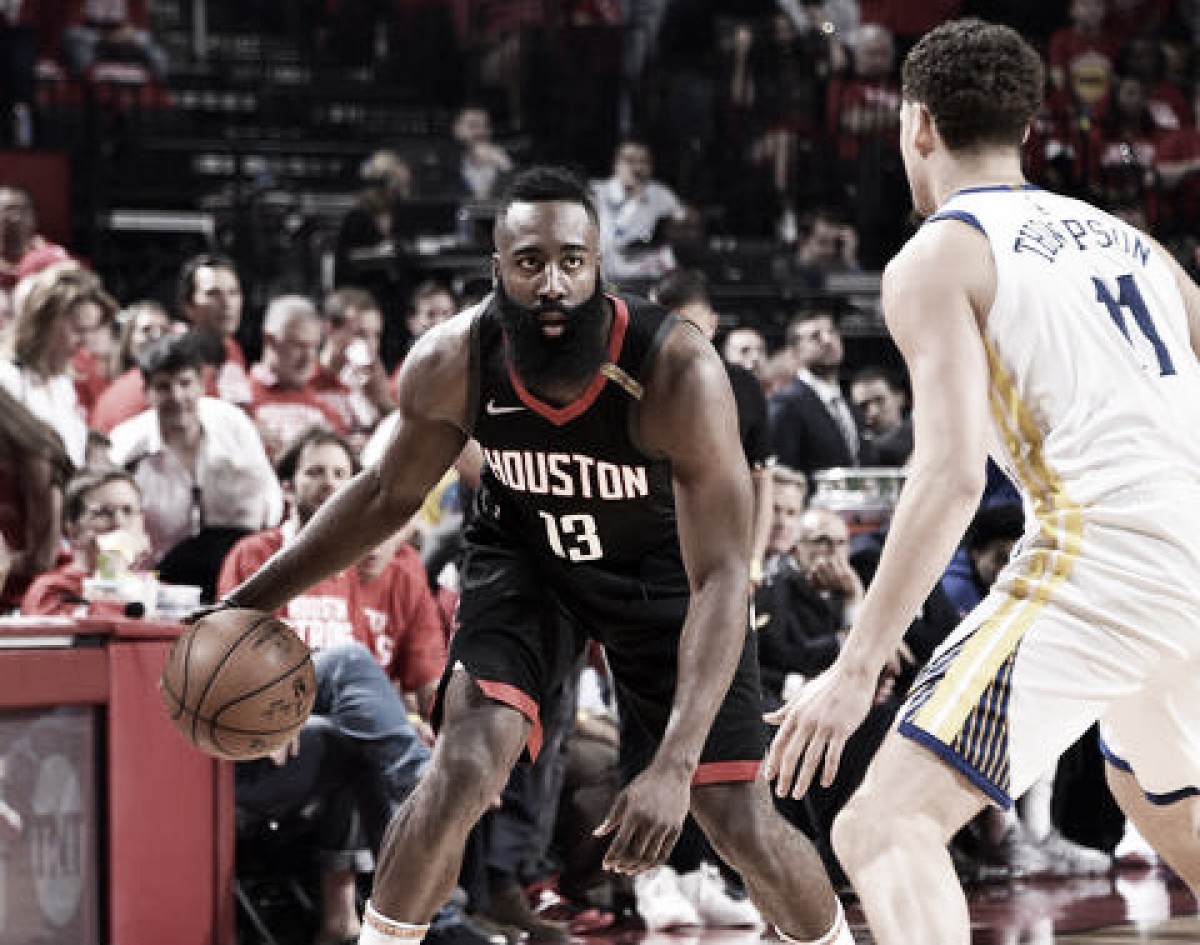 Resumen NBA: Houston Rockets gana en casa y está a un partido de la sorpresa