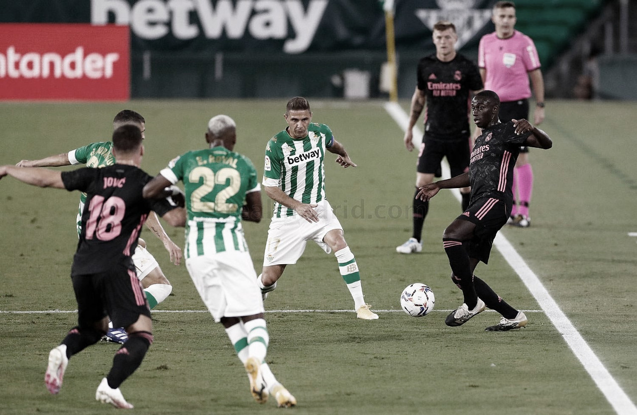 El
Madrid vuelve a casa victorioso y deja a un Betis (Var)stante
decepcionado El
Madrid vuelve a casa victorioso y deja a un Betis (Var)stante
decepcionado
