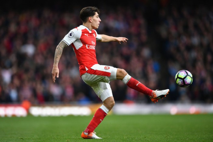 Arsenal, Bellerin rinnova e s'infortuna: out un mese