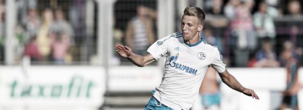 Schalke sporting director Horst Heldt angry over Friedrich's failed Hamburg loan