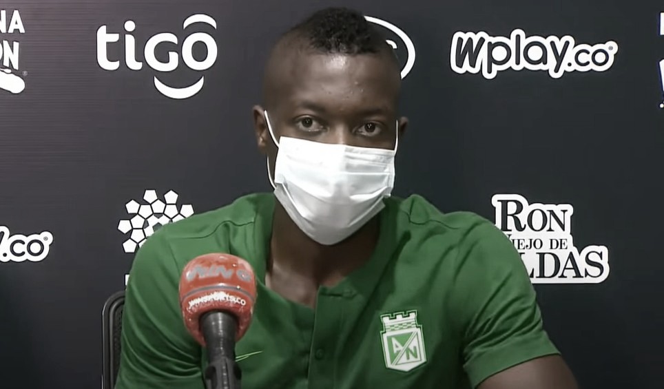 Helibelton
Palacios: “Soy el primero que pongo la cara aquí” Helibelton
Palacios: “Soy el primero que pongo la cara aquí”