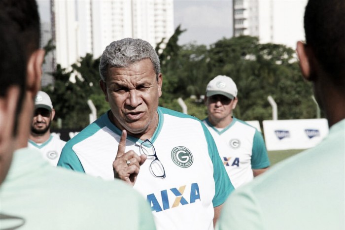 Técnico do Goiás, Hélio dos Anjos é punido com quatro jogos de suspensão pelo TJD