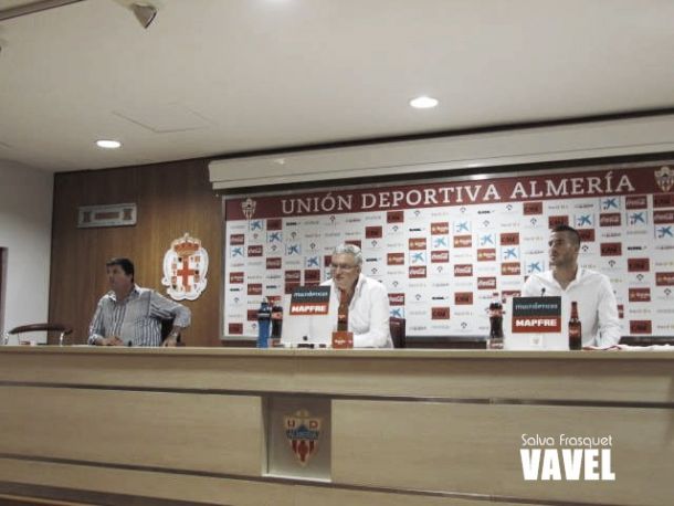 La UD Almería presenta a Hemed como nuevo jugador rojiblanco