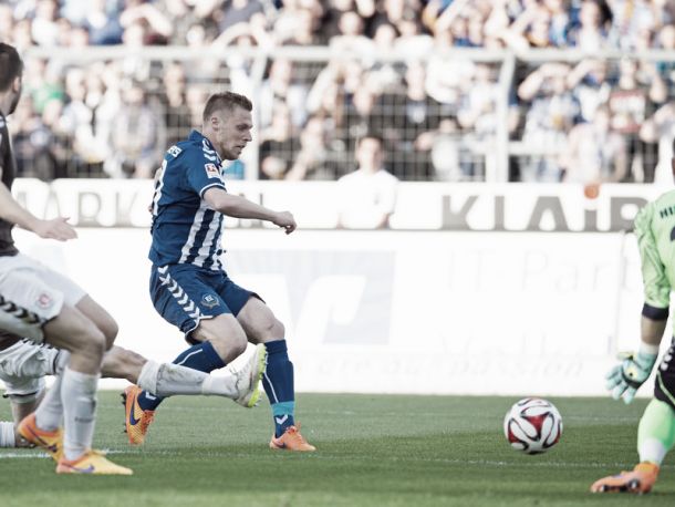 Karlsruher SC 3-0 St. Pauli: Hennings helps hosts to close gap on third
