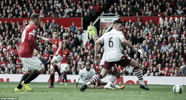 Manchester United 3-1 Aston Villa: Herrera’s double pushes United to third