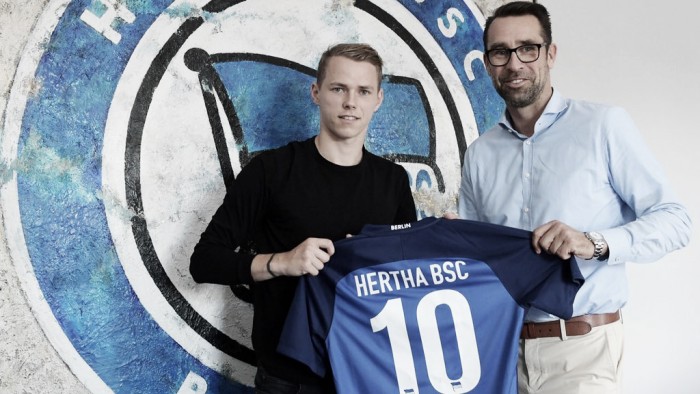 Hertha BSC complete the signing of attacking midfielder Ondrej Duda