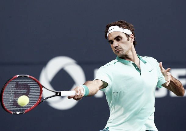 Federer en la semifinal con luces y sombras