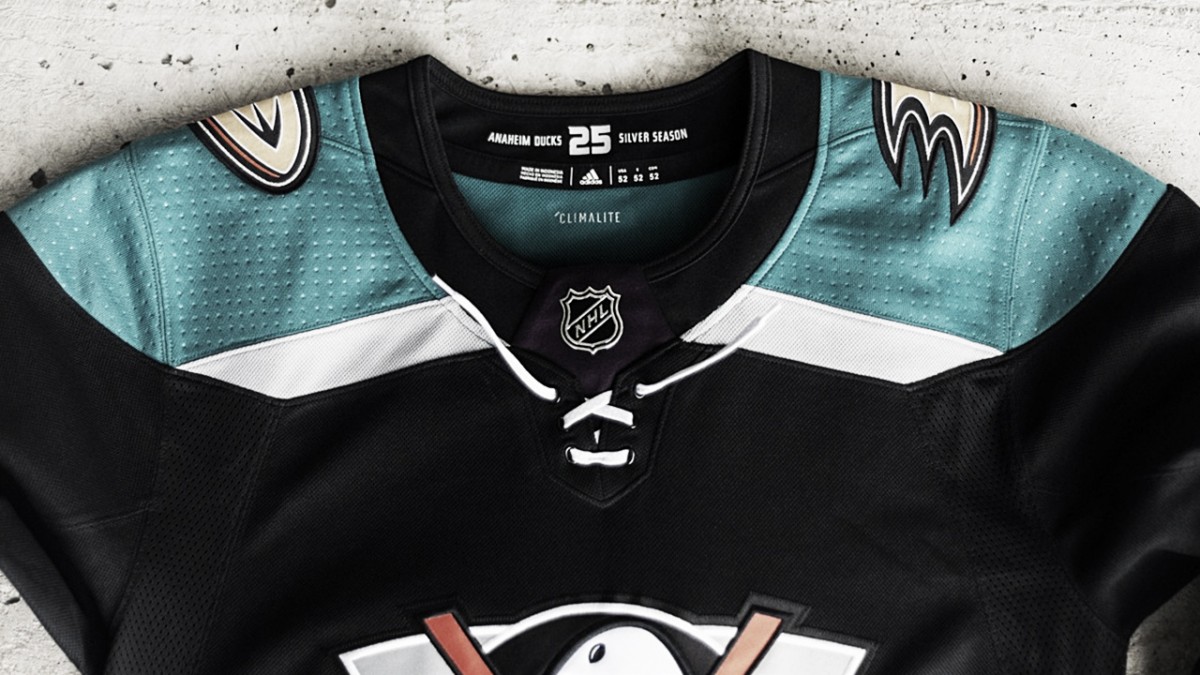 Anaheim presenta su jersey alternativo basado en los Mighty Ducks