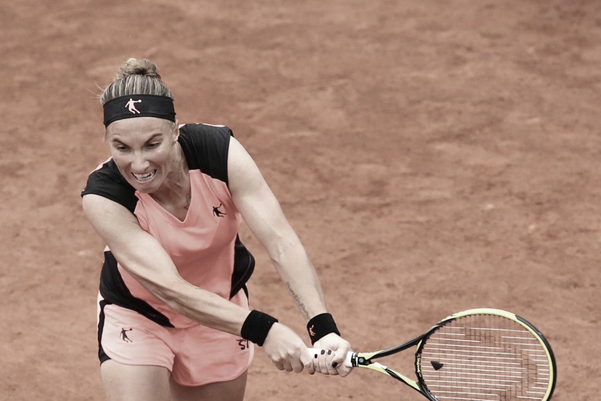 Kuznetsova volta às quadras com vitória de virada contra Alexandrova no WTA de Lugano Kuznetsova volta às quadras com vitória de virada contra Alexandrova no WTA de Lugano
