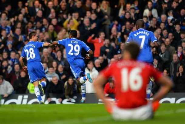 Samuel Eto'o marca três e Chelsea bate o Manchester United no Stamford Bridge