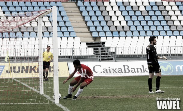 El Almería B rozó la épica