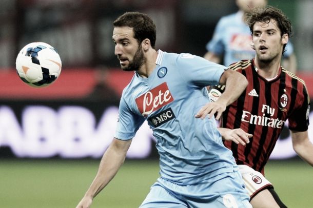Il Napoli schianta il Milan: terza sconfitta consecutiva per i rossoneri