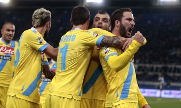 Higuaín marca duas vezes e Napoli derrota Lazio no Olimpico