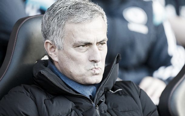 Chelsea, Mourinho parla di mercato: "Salah andrà via, non c'è posto"