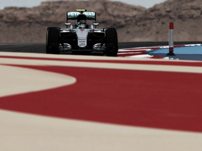 Nico Rosberg lidera los primeros entrenamientos libres deBaréin