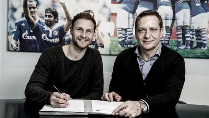 Höwedes commits future to Royal Blues