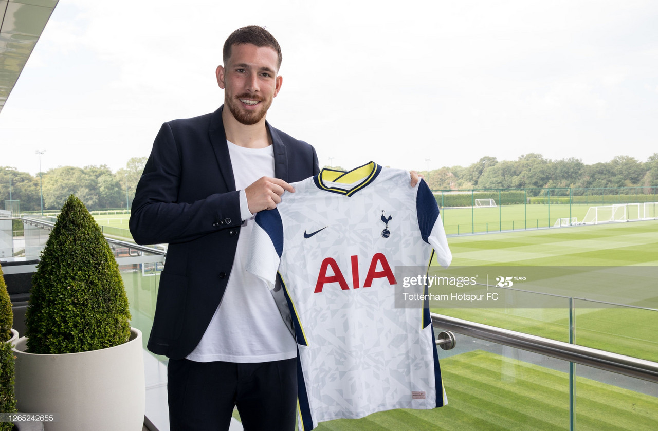 Tottenham announce the signing of Pierre-Emile Højbjerg 