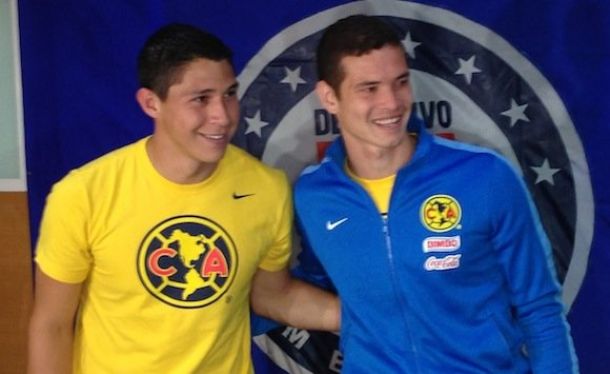 Martin Zúñiga y Hugo González pelearán por la titularidad