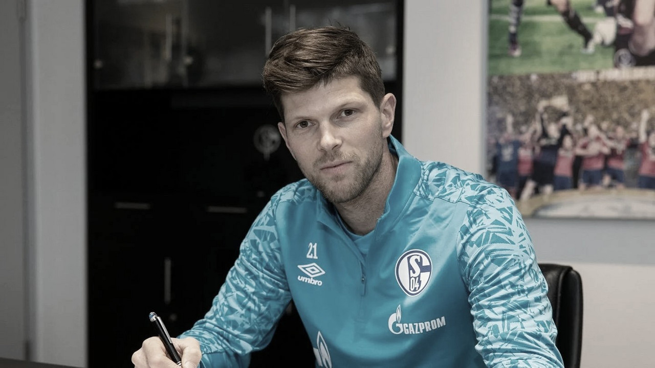 Schalke
04 anuncia retorno do atacante Huntelaar como reforço até fim da temporada