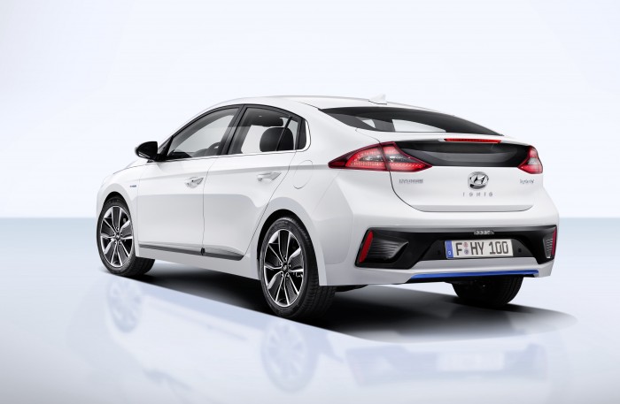 Hyundai Ioniq, la amenaza del Prius que es también un eléctrico Hyundai Ioniq, la amenaza del Prius que es también un eléctrico