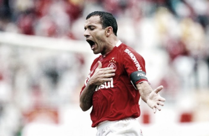 Tinga recusa e Iarley surge como opção para assumir gerência de futebol do Internacional Tinga recusa e Iarley surge como opção para assumir gerência de futebol do Internacional