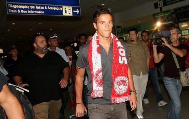 Afellay closes on Olympiakos moves