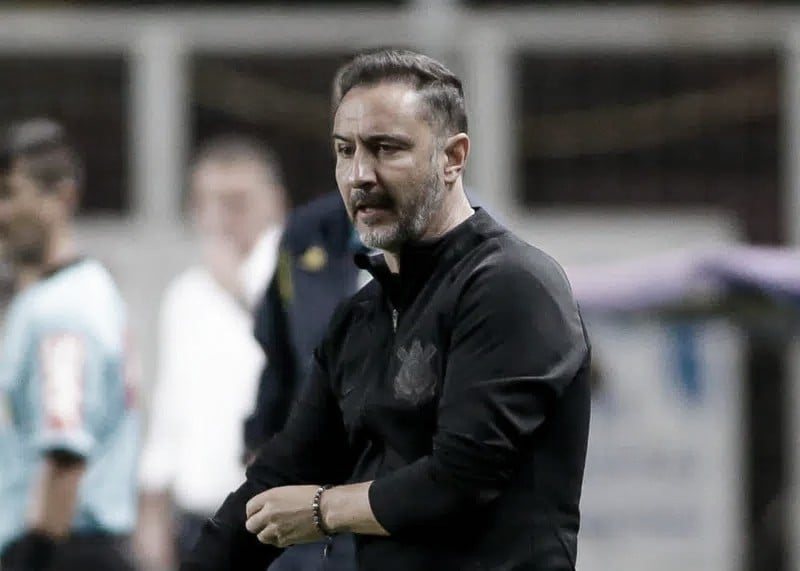 Vítor Pereira projeta sequência de jogos do Corinthians na