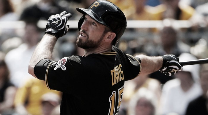 New York Yankees agree to deal with Ike Davis