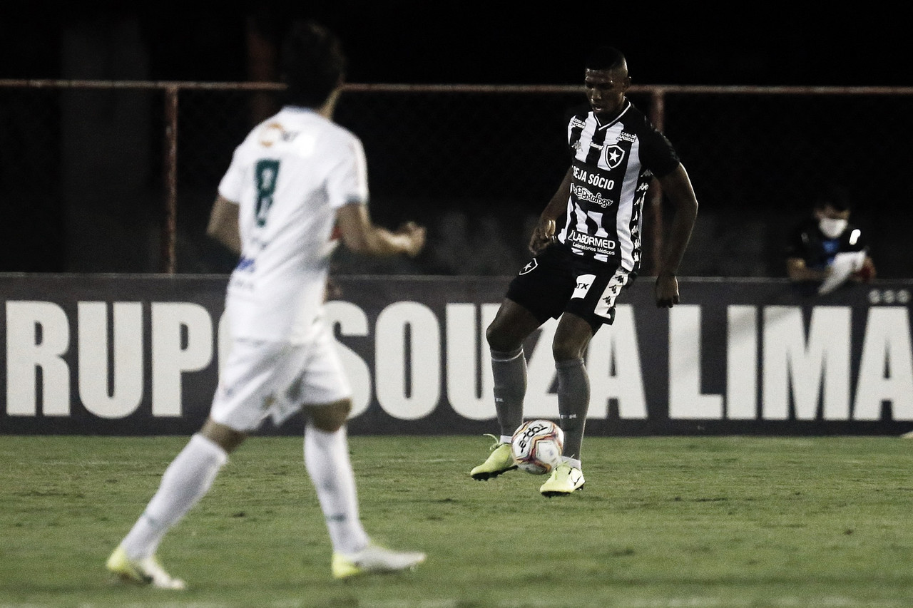 Botafogo empata com Portuguesa, mas avança à semifinal da Taça Rio