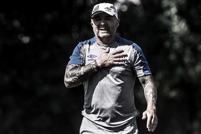 Sampaoli faz mistério e deixa futuro incerto no Santos Sampaoli faz mistério e deixa futuro incerto no Santos