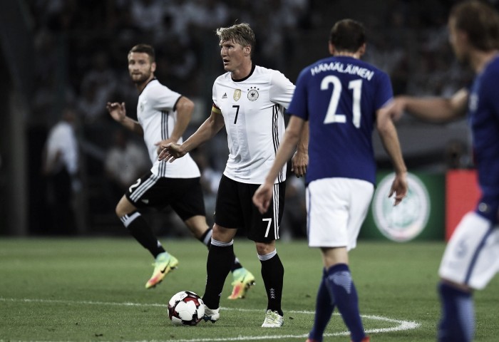 Una Alemania solvente le endulza la despedida a Schweinsteiger
